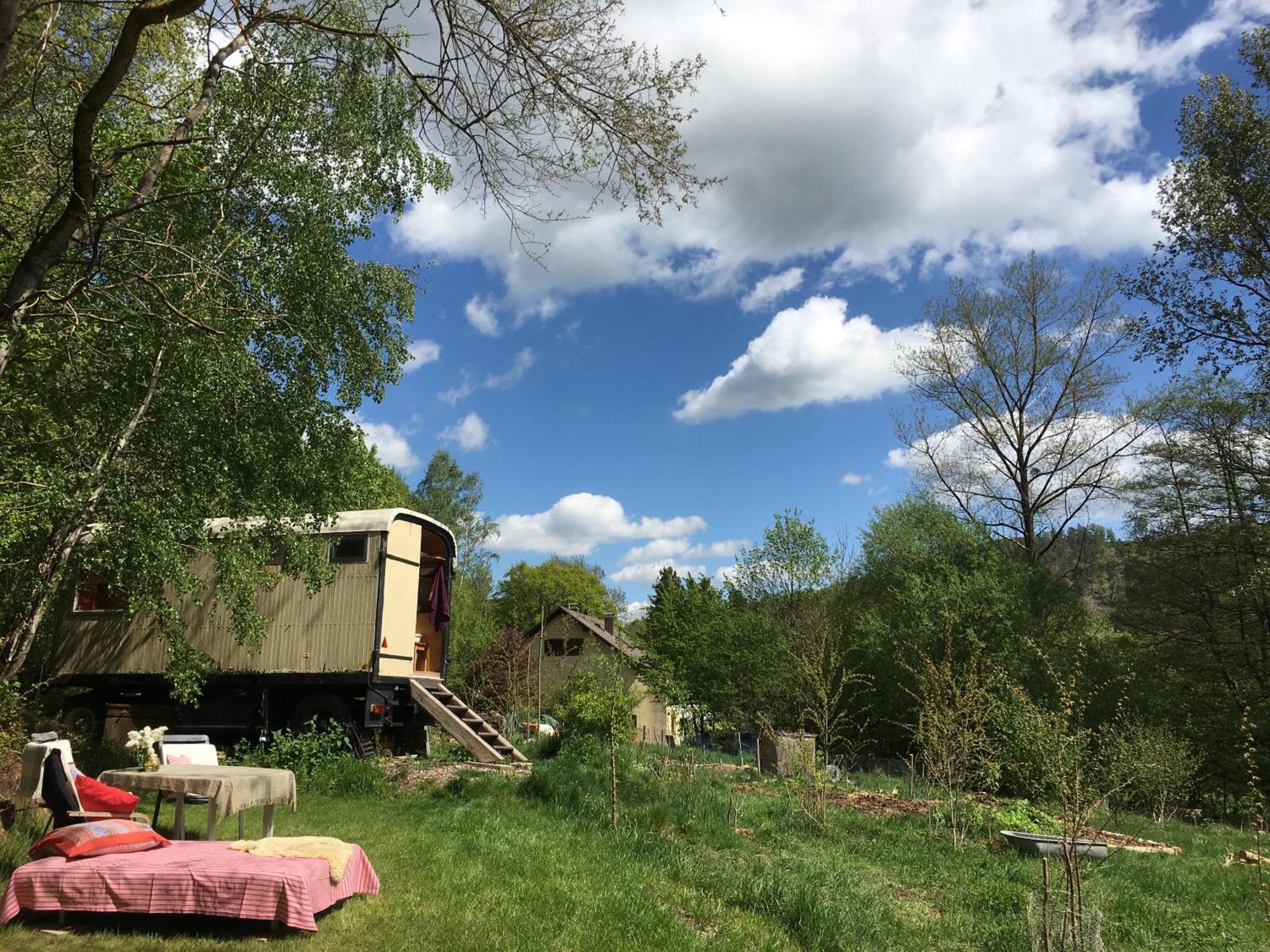 Kuscheliger Zirkuswagen Im Wildgarten 维岑豪森 外观 照片