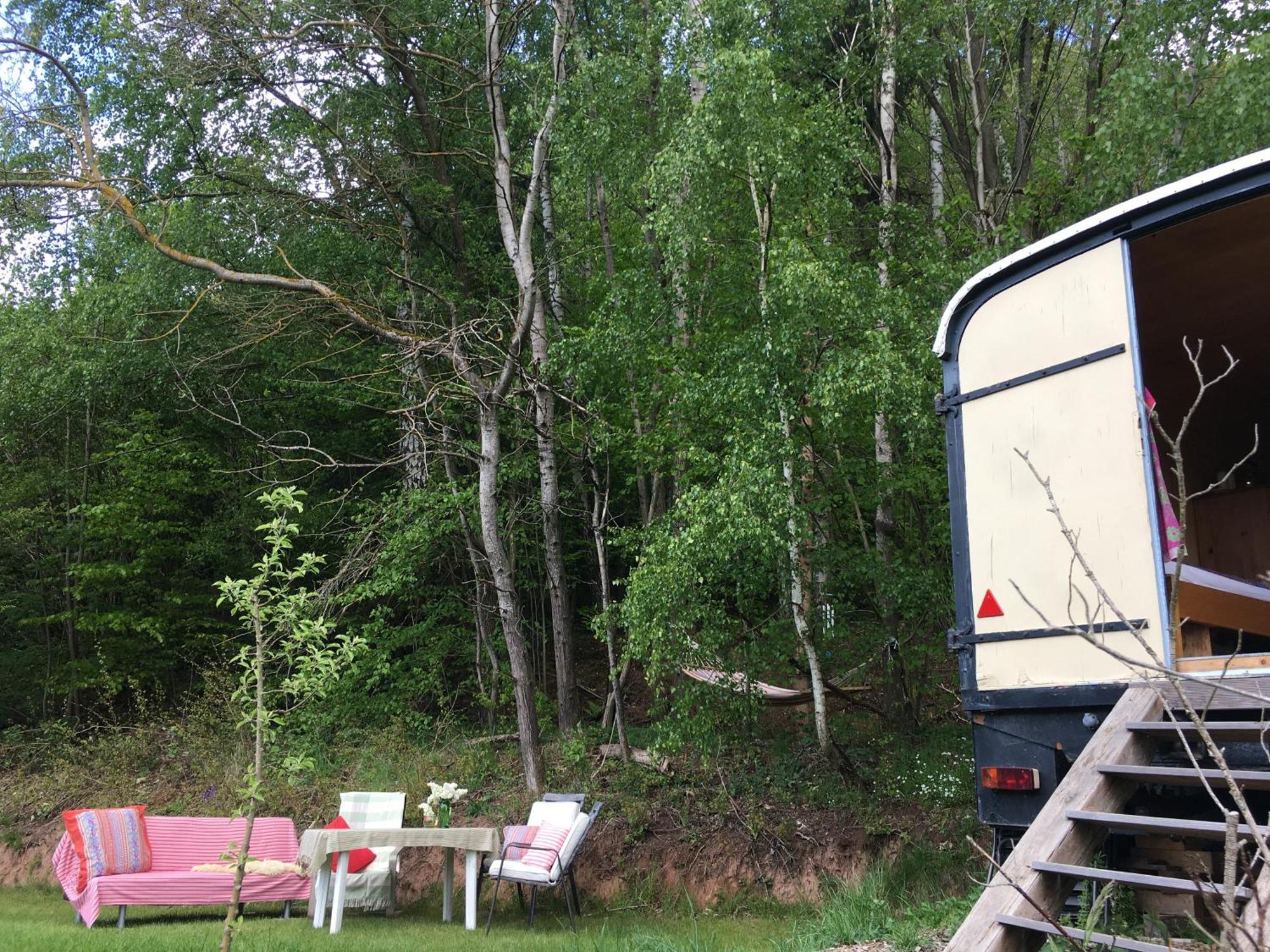Kuscheliger Zirkuswagen Im Wildgarten 维岑豪森 外观 照片
